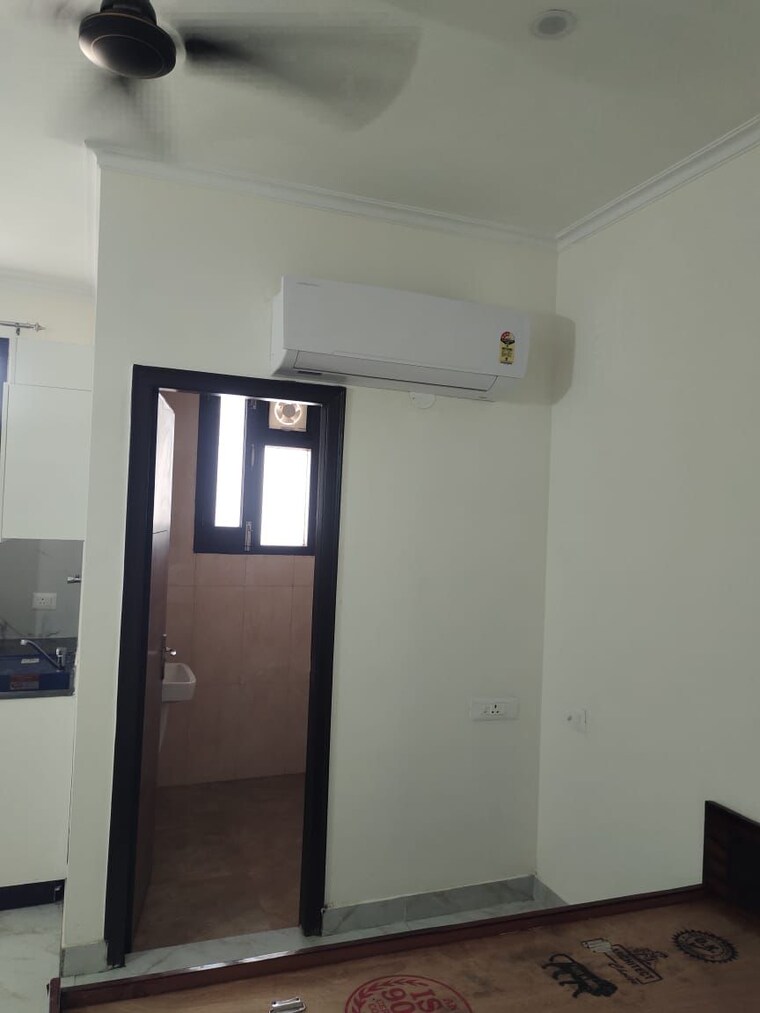 Room, sector 115 1 Bedroom 65 Sq.Yd. Apartment In Sector 115 Mohali 9149676
