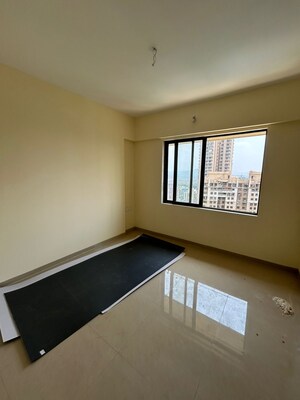 Room in 2 BHK Apartment at Unnathi Woods Phase 1 And 2, Ghodbunder Road – for Sale