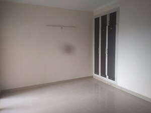 Room in 3 BHK Apartment at Paramount Floraville, Sector 137 – for Sale