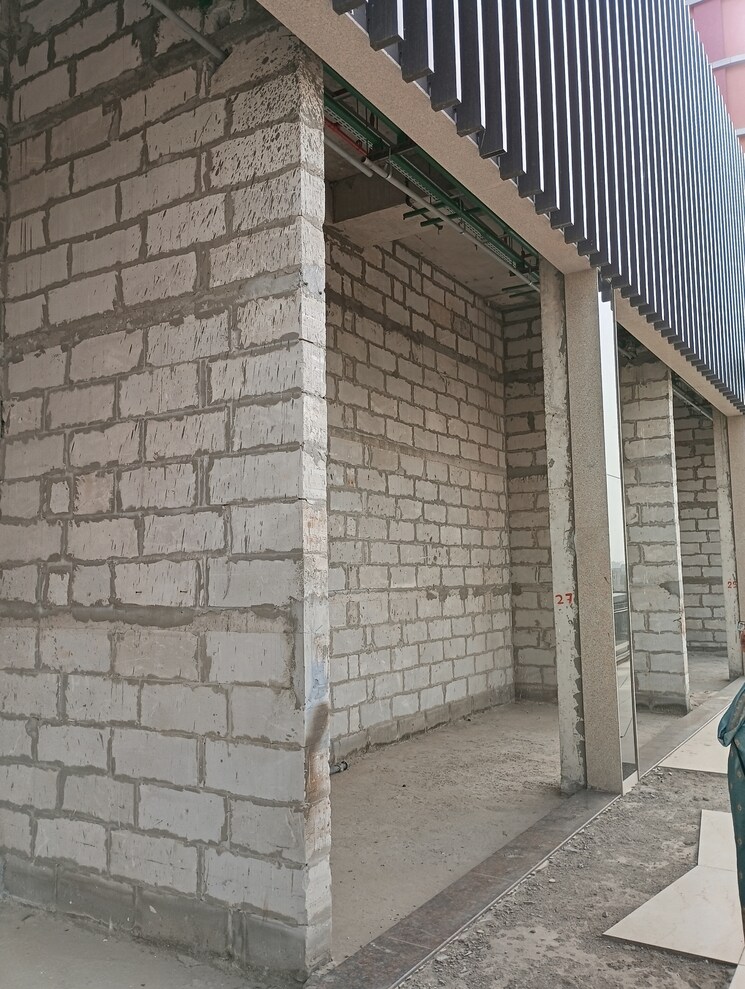 Balcony, aipl-joy-square Commercial Shop 223 Sq.Ft. In Sector 63a Gurgaon 9149629