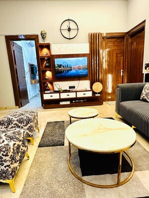 Bedroom in 3 BHK Builder Floor at Sector 107 – for Sale