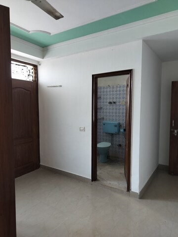 Room in 2 BHK Builder Floor at Neb Sarai – for Rent