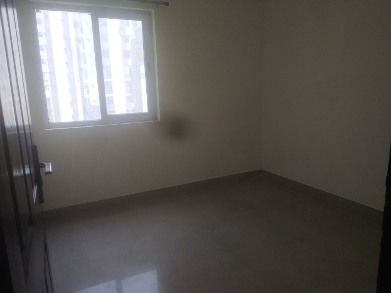2 BHK Apartment For Sale in Paramount Floraville
