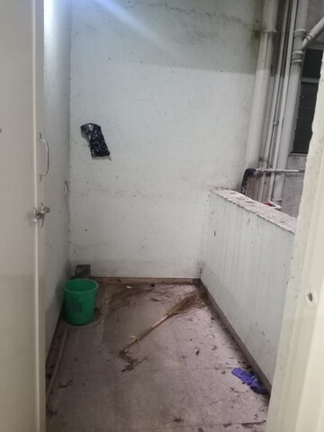 Bathroom in 1.5 BHK Apartment at Shriniwas Serene County, Nanded – for Sale