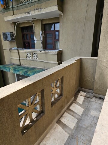 Furnished Amenities in 3 BHK Apartment at Sector 19b Dwarka – for Rent