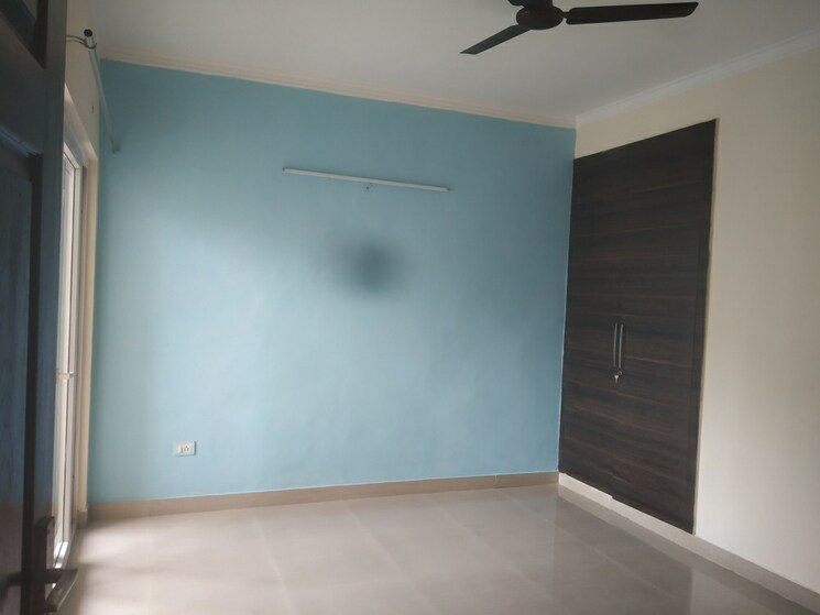 Room, paramount-floraville 2 Bedroom 1045 Sq.Ft. Apartment In Sector 137 Noida 9149819