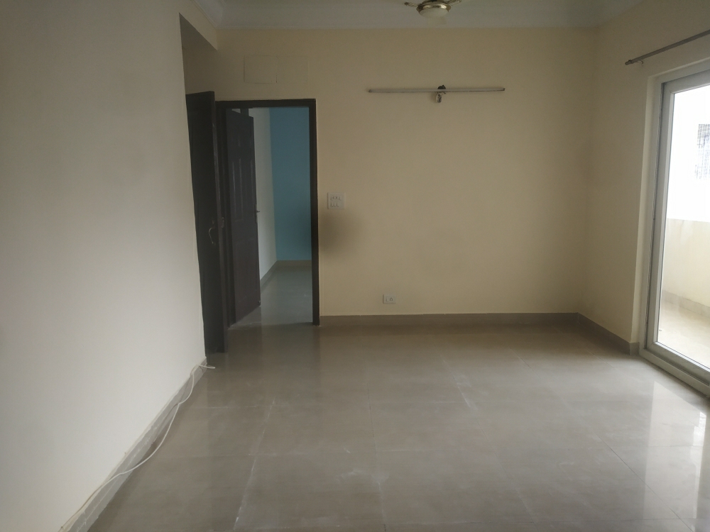 2 BHK Apartment For Rent in Paramount Floraville