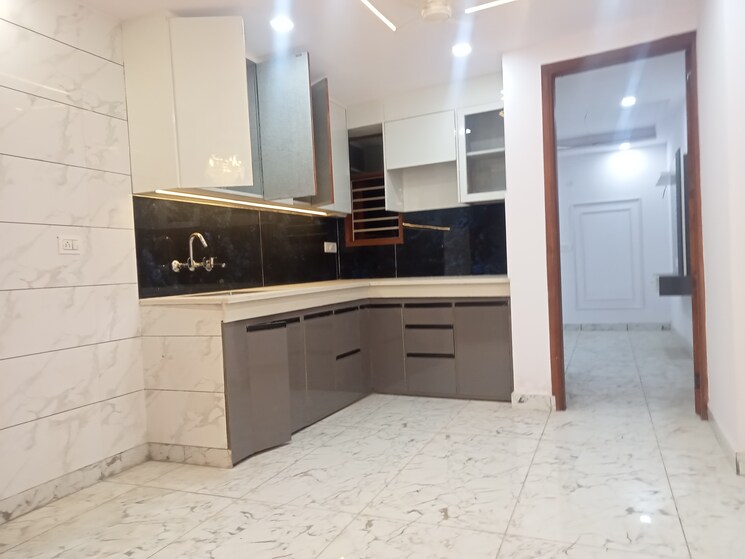 Kitchen, palam colony 3 Bedroom 900 Sq.Ft. Builder Floor In Palam Colony Delhi 9149895