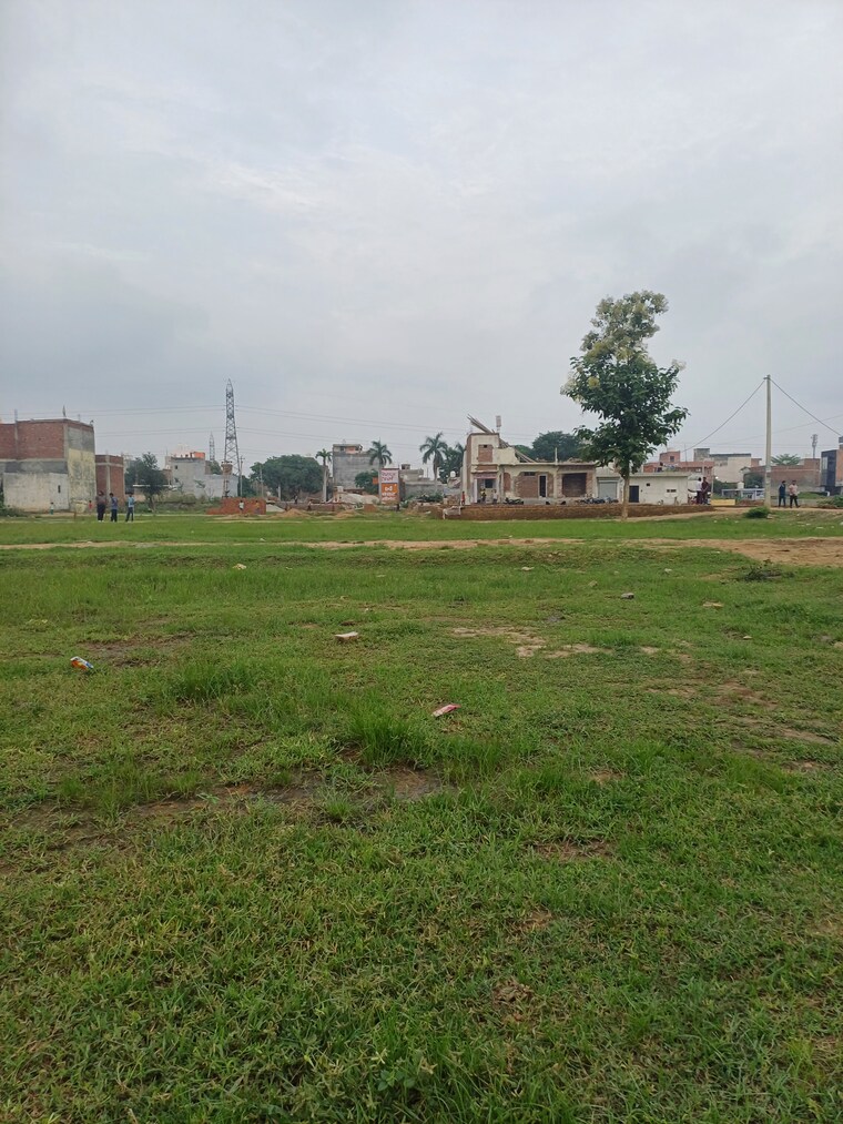 Garden, dheeraj nagar  135 Sq.Yd. Plot In Dheeraj Nagar Faridabad 9149947