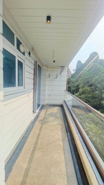Balcony in 3 BHK Builder Floor at South Extension ii – for Sale