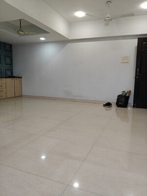 Room in 2.5 BHK Apartment at Shringar Heritage, Chembur – for Sale