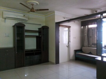 Room in 3 BHK Apartment at Navrangpura – for Rent