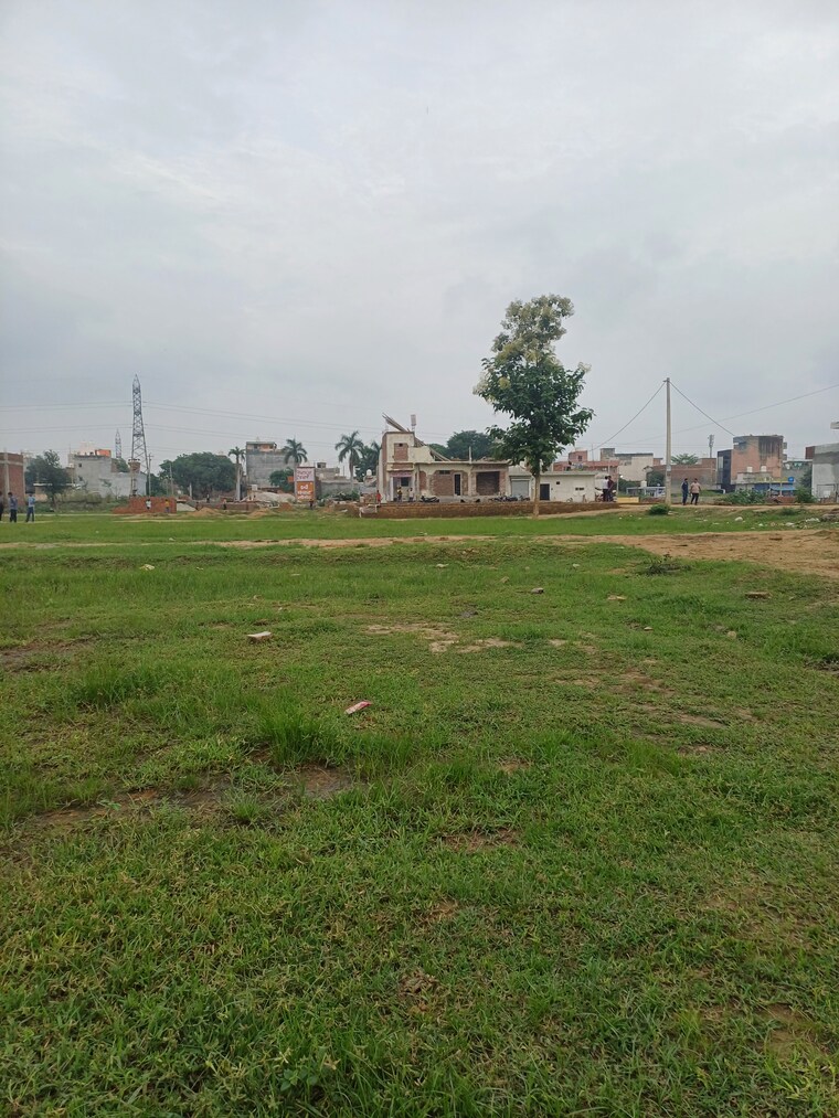 Garden, dheeraj nagar  136 Sq.Yd. Plot In Dheeraj Nagar Faridabad 9150024