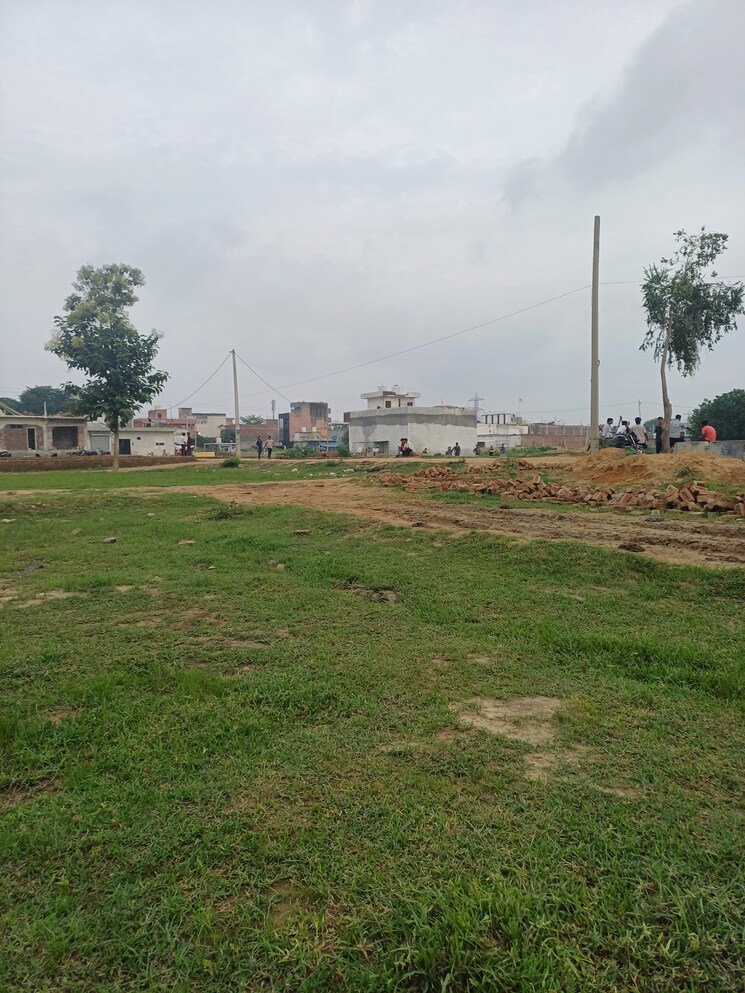 Garden, dheeraj nagar  136 Sq.Yd. Plot In Dheeraj Nagar Faridabad 9150024