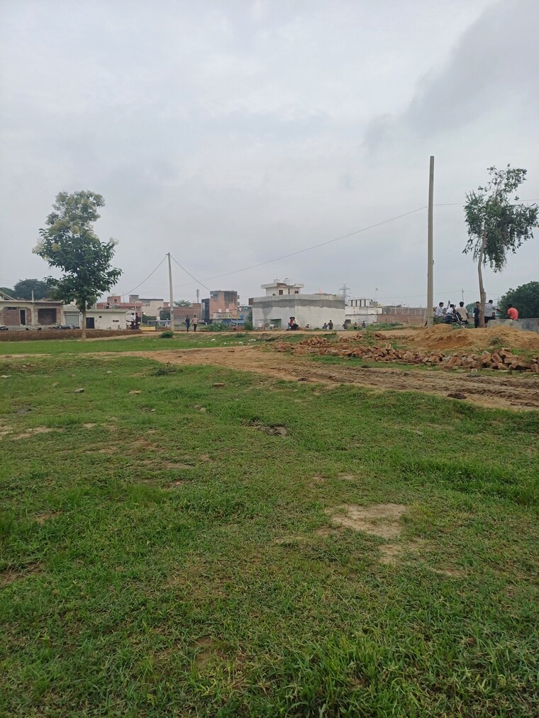 Garden, dheeraj nagar  136 Sq.Yd. Plot In Dheeraj Nagar Faridabad 9150024