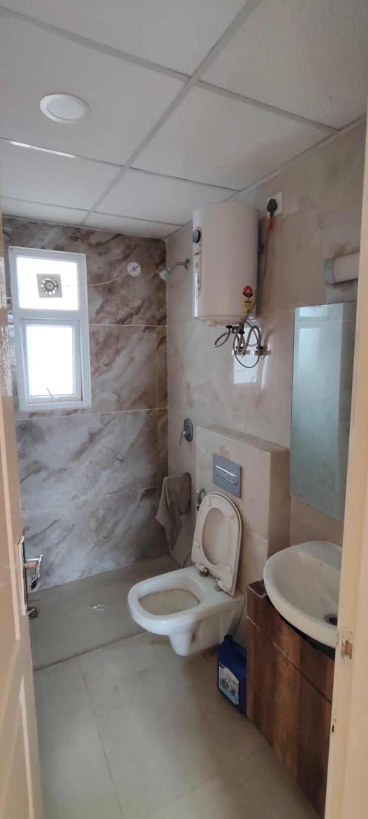Bathroom, omaxe-the-palace 3 Bedroom 1550 Sq.Ft. Apartment In Gomti Nagar Lucknow 9150052