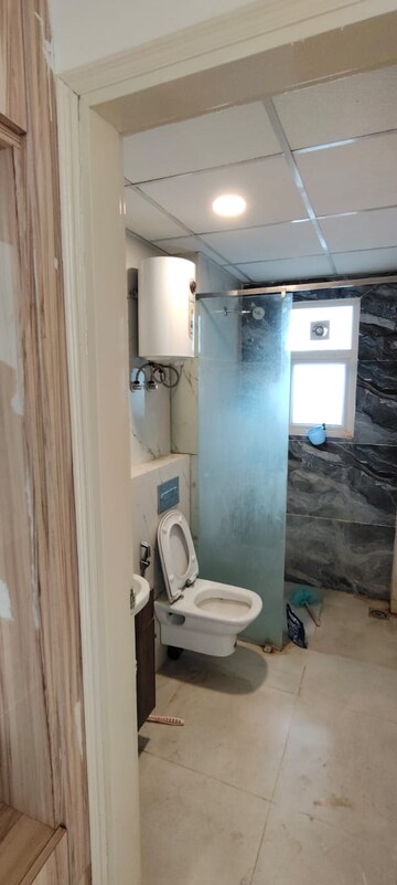 Furnished Amenities in 3 BHK Apartment at Omaxe The Palace, Gomti Nagar – for Rent