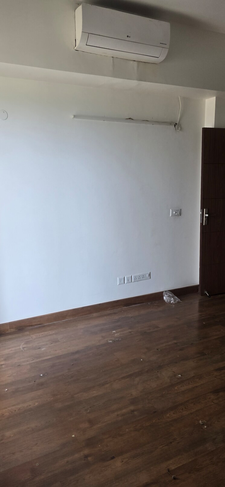 Room, puri-anand-villas-phase-ii 3 Bedroom 1940 Sq.Ft. Apartment In Sector 81 Faridabad 9150064