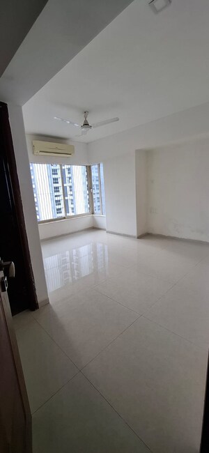 2 BHK Apartment For Sale in Sadguru Towers, Goregaon East