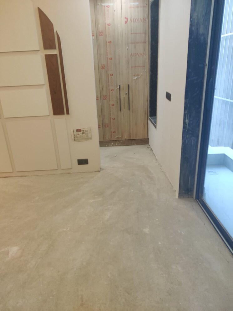 Room, hauz khas 3 Bedroom 275 Sq.Yd. Builder Floor In Hauz Khas Delhi 9150005