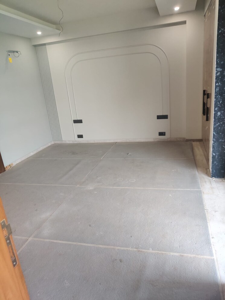 Room, hauz khas 3 Bedroom 275 Sq.Yd. Builder Floor In Hauz Khas Delhi 9150005