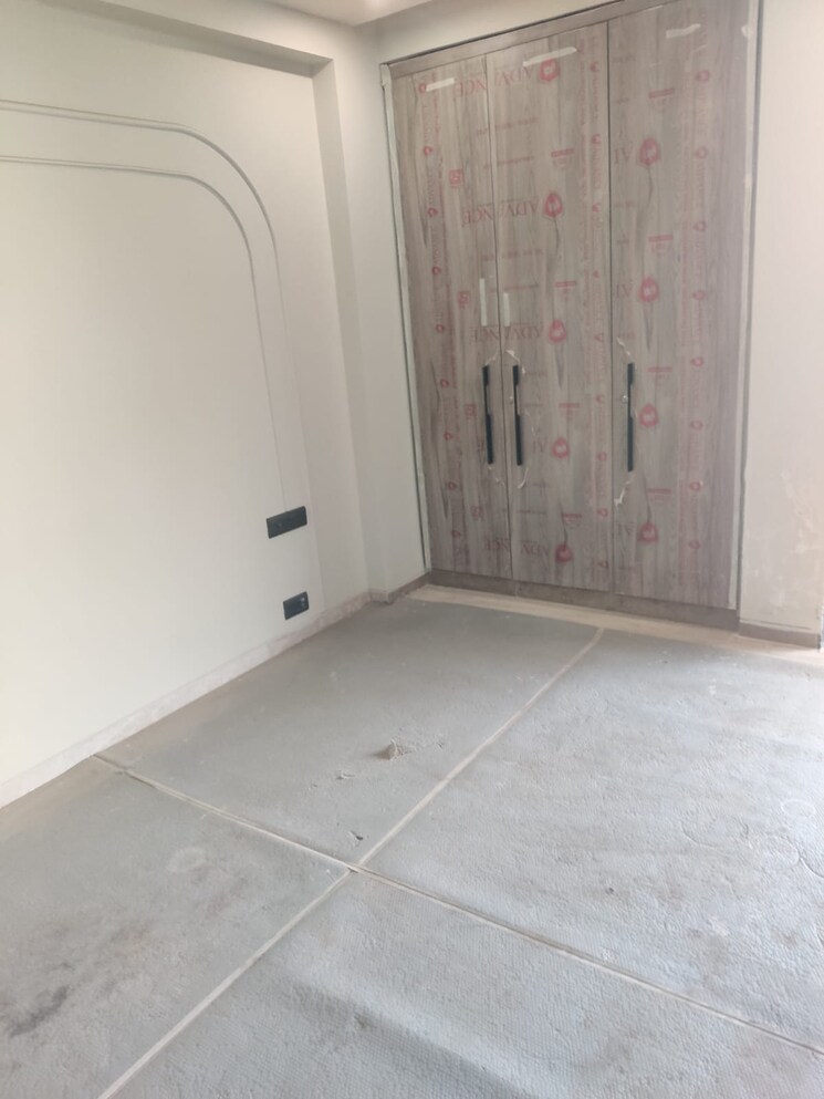 Room, hauz khas 3 Bedroom 275 Sq.Yd. Builder Floor In Hauz Khas Delhi 9150005