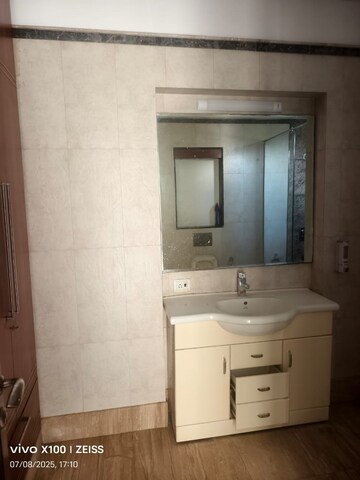 Bathroom in 3 BHK Builder Floor at Green Park – for Rent