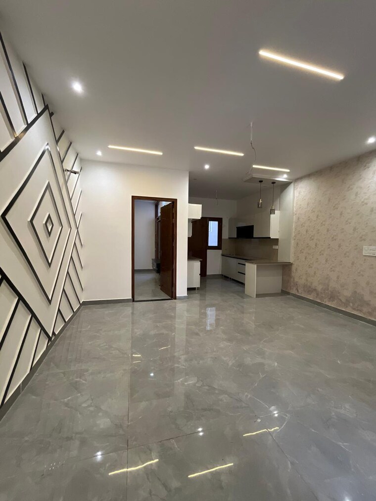 Room, aerocity 6+ Bedroom 500 Sq.Yd. Independent House In Aerocity Mohali 9150207