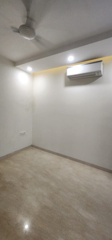 Room in 3 BHK Apartment at Shapoorji Pallonji Joyville Phase 2, Sector 102 – for Rent