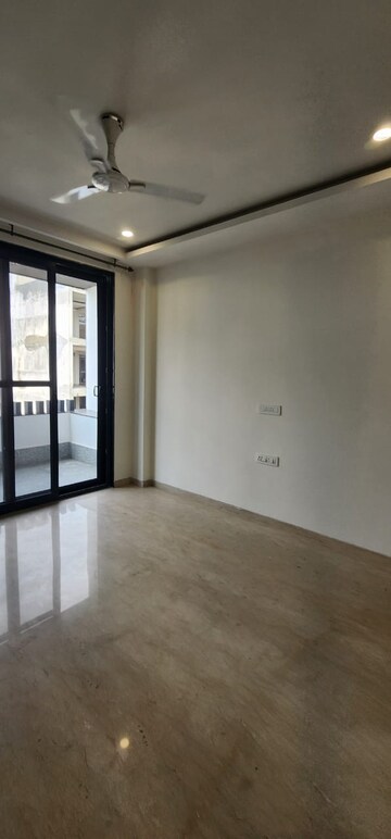 Room in 3 BHK Apartment at Shapoorji Pallonji Joyville Phase 2, Sector 102 – for Rent