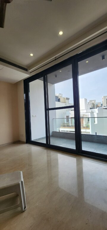 Room in 3 BHK Apartment at Shapoorji Pallonji Joyville Phase 2, Sector 102 – for Rent