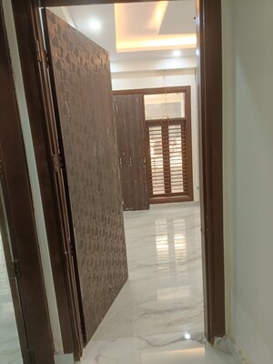 Building Lobby in 3 BHK Builder Floor at Sai Kunj New Palam  vihar, New Palam Vihar Phase 3 – for Sale