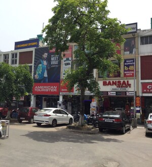  Showroom For Sale in Sector 9