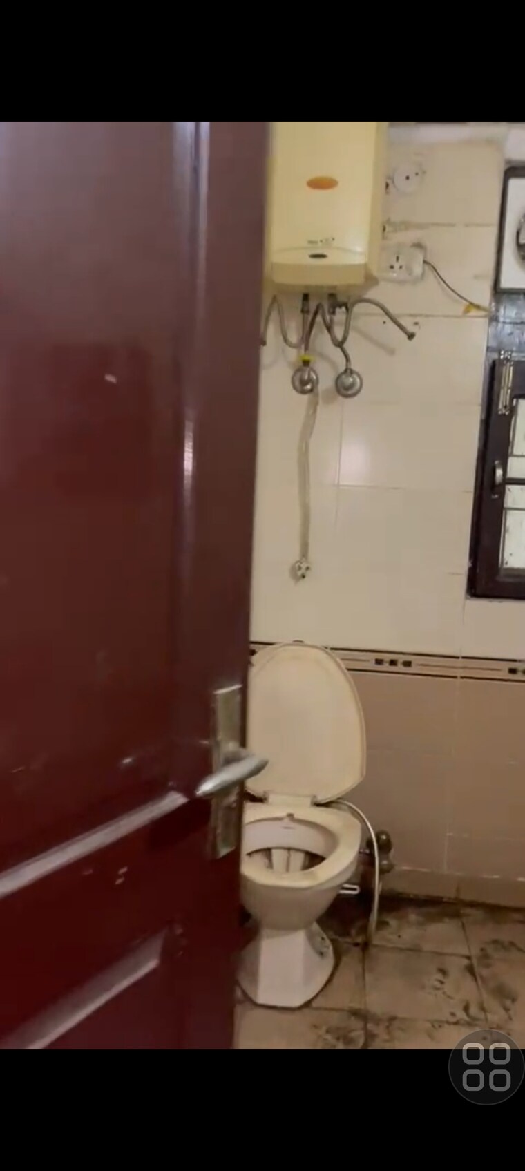 Bathroom, rajhans-premier-apartment 3 Bedroom 1450 Sq.Ft. Apartment In Indrapuram Ghaziabad 9150322