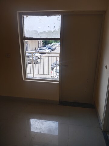 Room in 2 BHK Apartment at Adore Happy Homes Grand, Sector 85 – for Sale