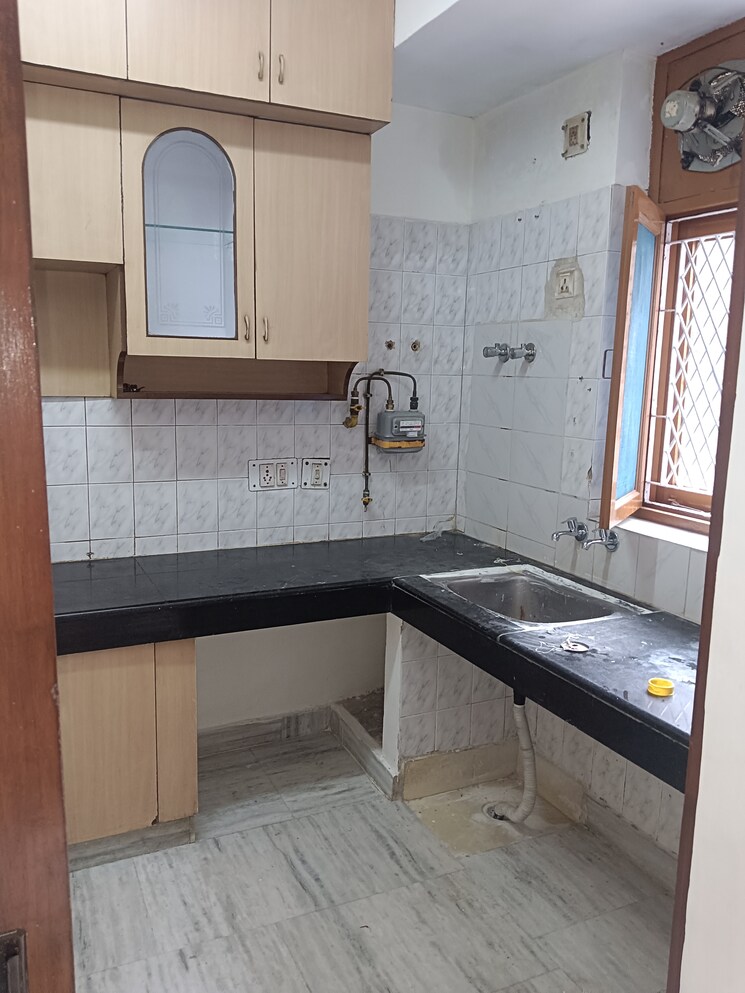 Kitchen, shakti-kunj-apartment 3.5 Bedroom 1650 Sq.Ft. Apartment In Sector 62 Noida 9150320