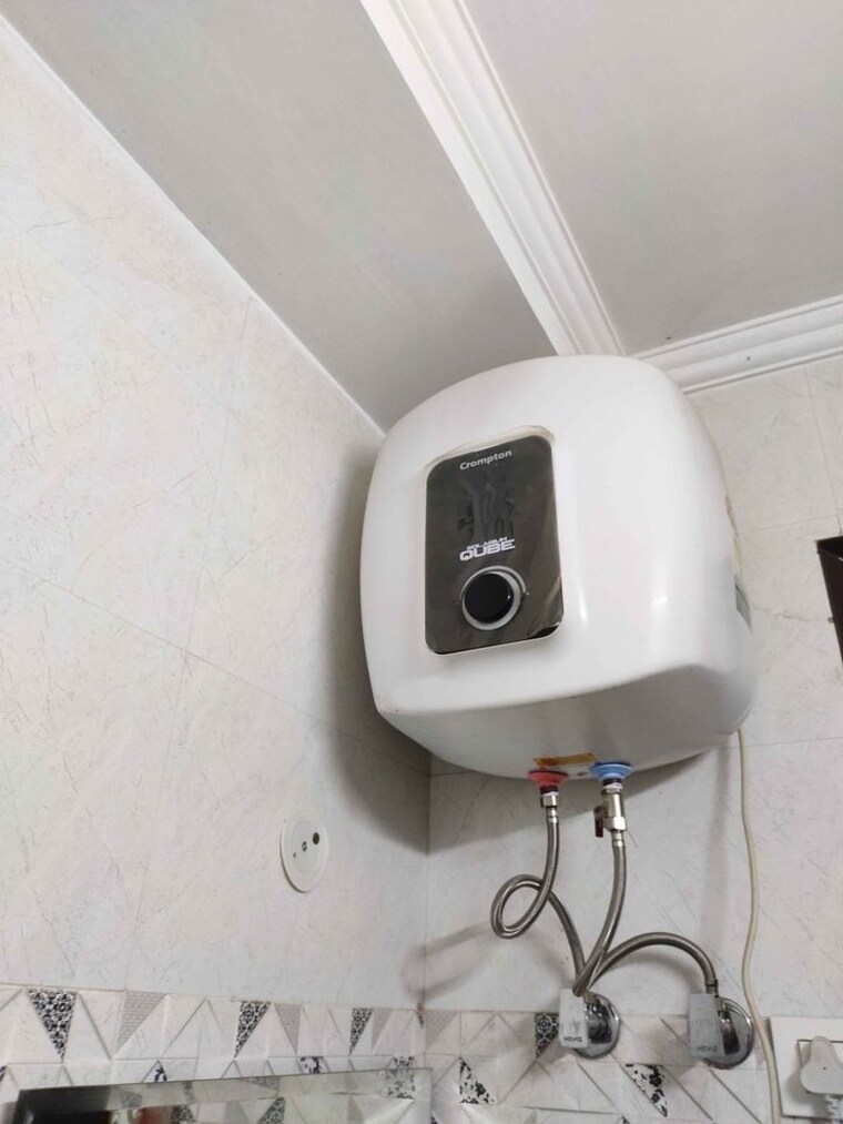 Bathroom, subhash nagar 2 Bedroom 750 Sq.Ft. Builder Floor In Subhash Nagar Delhi 9150339