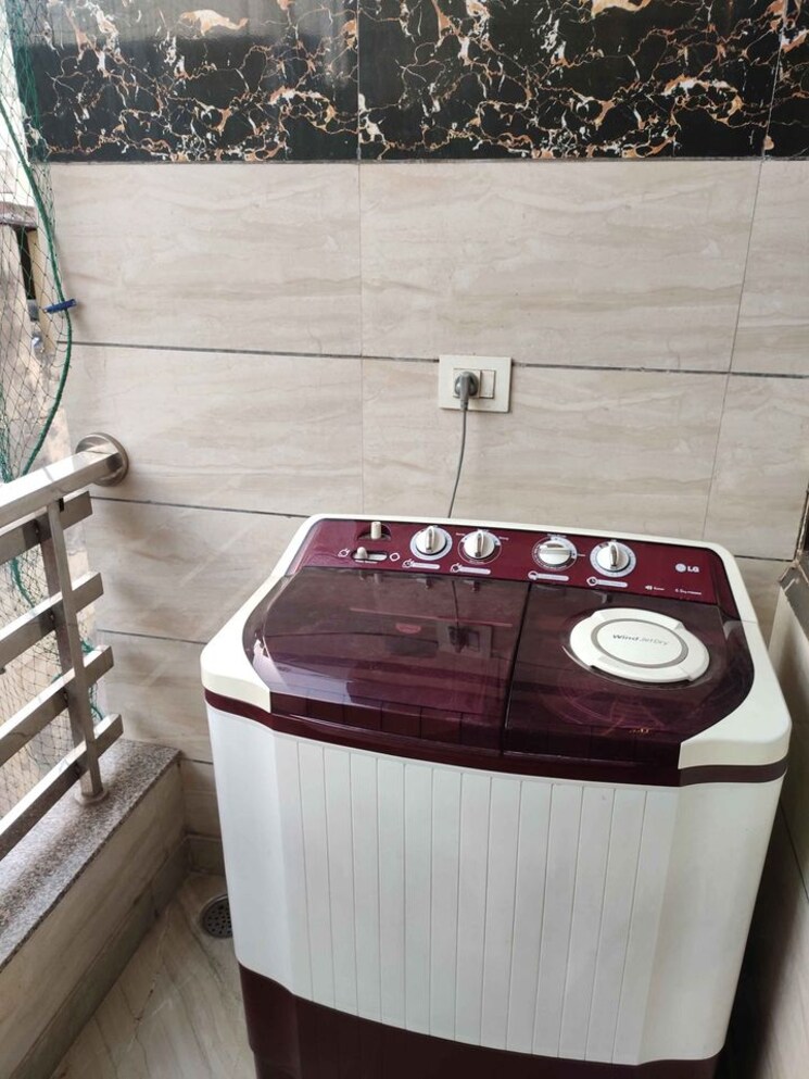 Balcony, subhash nagar 2 Bedroom 750 Sq.Ft. Builder Floor In Subhash Nagar Delhi 9150339