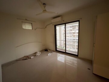 Room in 2 BHK Apartment at Swastik Windsor Heights, Kharghar – for Rent