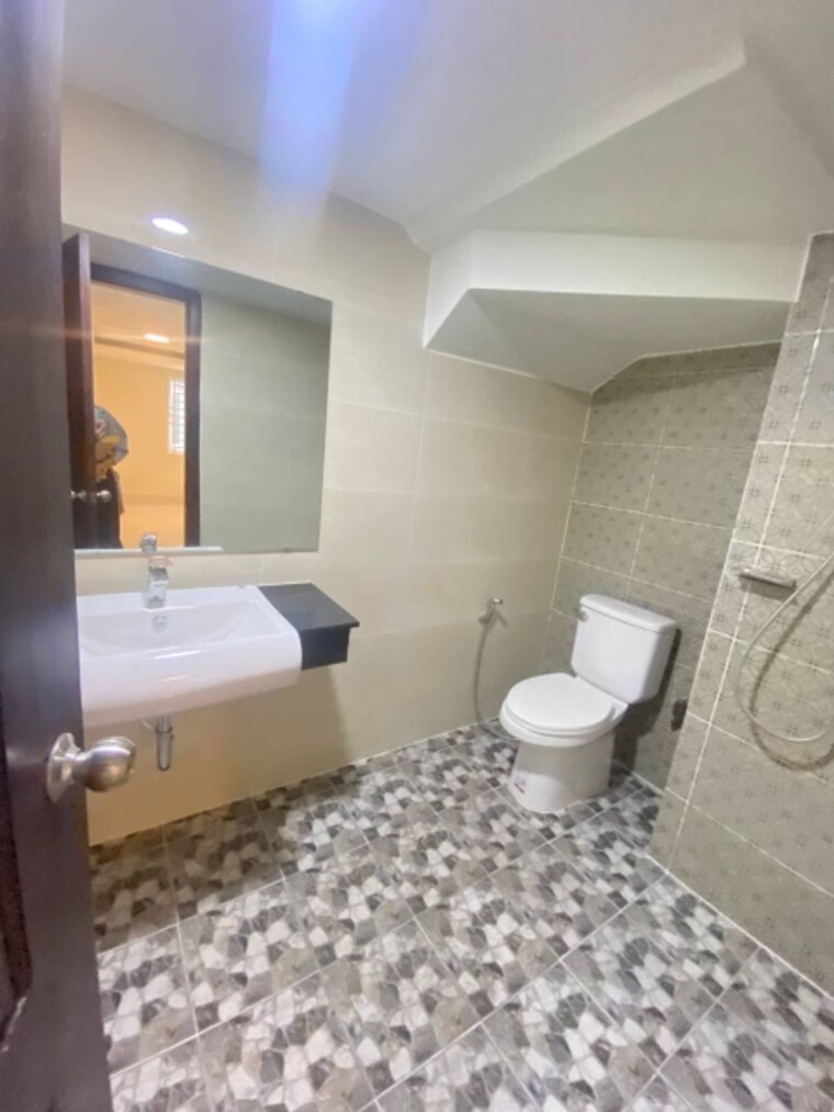 Bathroom, sarjapur 4 Bedroom 3050 Sq.Ft. Villa In Sarjapur Bangalore 9150461