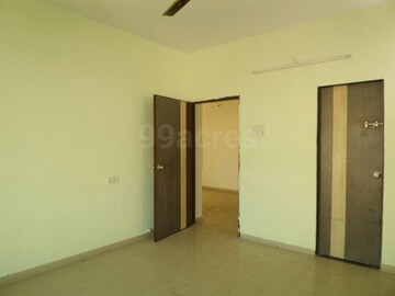 Room in 3 BHK Apartment at Green Heritage, Kharghar – for Rent