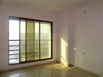 Room in 3 BHK Apartment at Green Heritage, Kharghar – for Rent