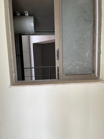 Room in 2 BHK Apartment at Kalpataru Paramount D, Kapur Bawdi – for Sale