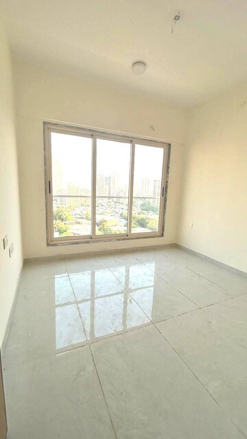Room in 2.5 BHK Apartment at Bharat Arize, Goregaon West – for Rent