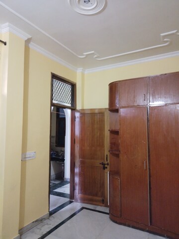 Furnished Amenities in 1 BHK Villa at Delta I Greater Noida – for Rent