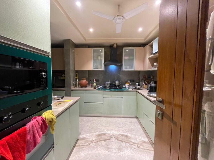 Kitchen, veera-safdarjung-enclave 4 Bedroom 300 Sq.Yd. Builder Floor In Safdarjung Enclave Delhi 9150502