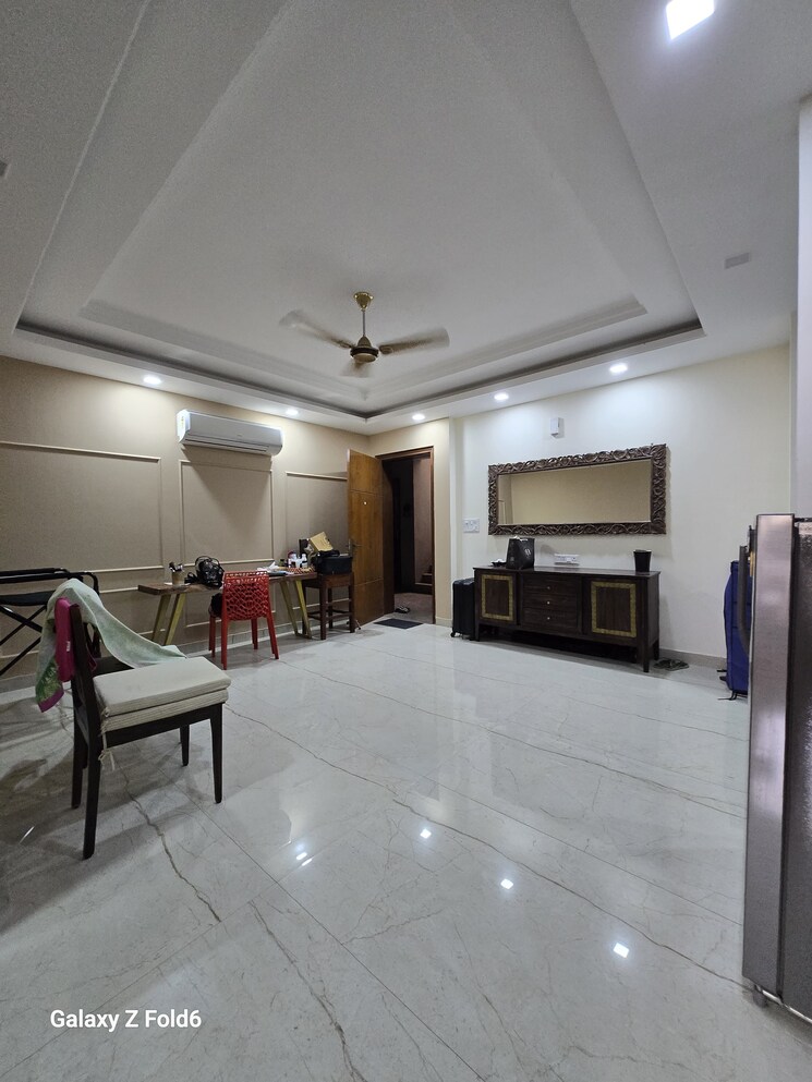  Parking, chattarpur 2 Bedroom 820 Sq.Ft. Builder Floor In Chattarpur Delhi 9150555