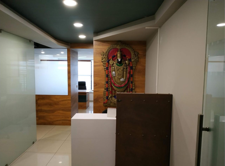 undefined, thaltej Commercial Office Space in IT/SEZ 700 Sq.Ft. In Thaltej Ahmedabad 9150521