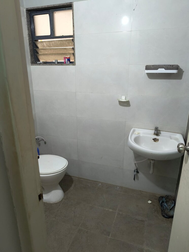 Bathroom, shela 2 Bedroom 1085 Sq.Ft. Apartment In Shela Ahmedabad 9150512