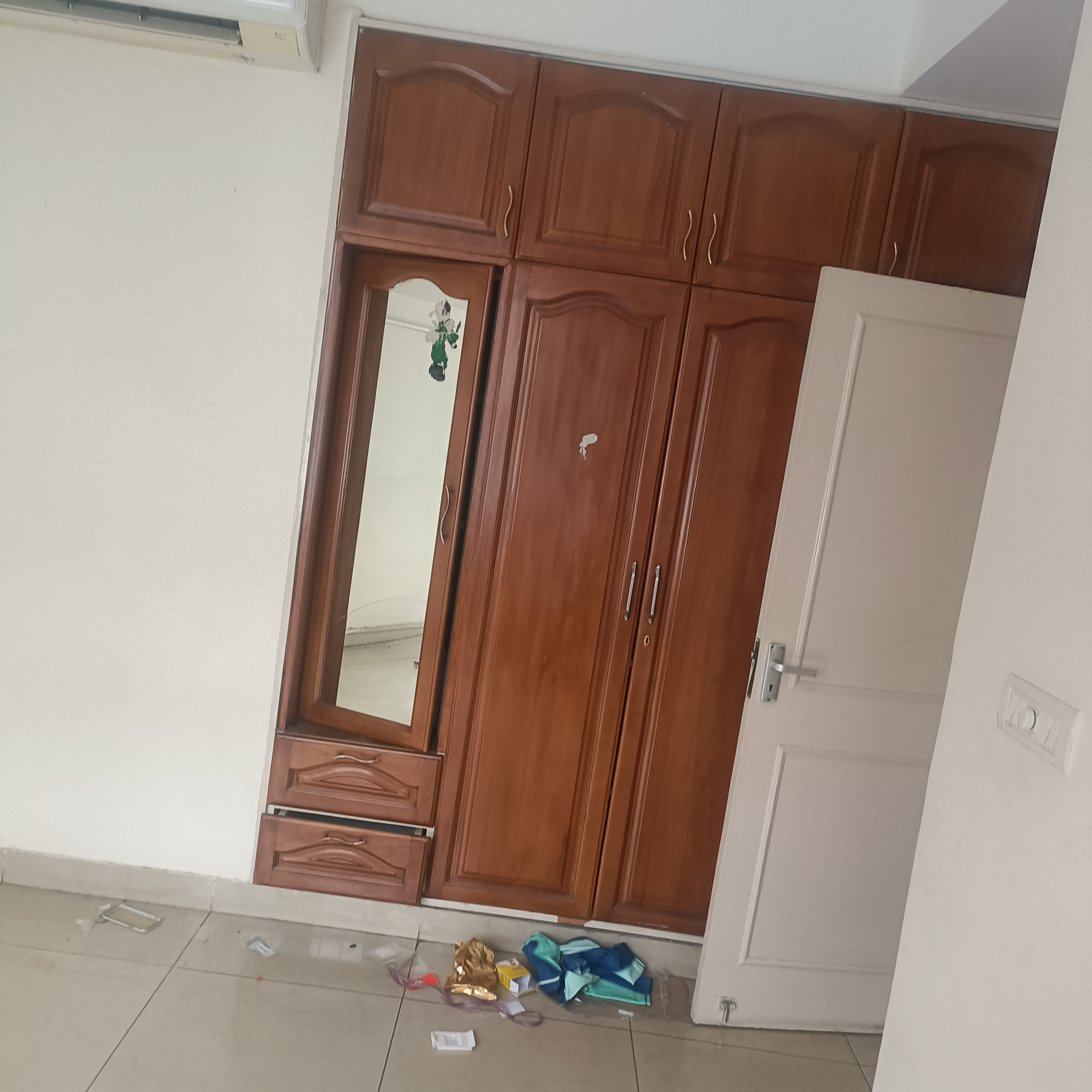 3 BHK + Servant Room Villa For Rent in Eros Rosewood Villas